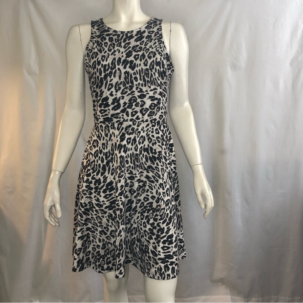 H&M woman’s sleeveless fit and flare leopard print dress size medium
